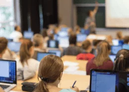 Should I go to university or not if I want to be a pilot?