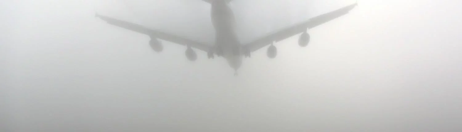 Can planes land in thick fog?