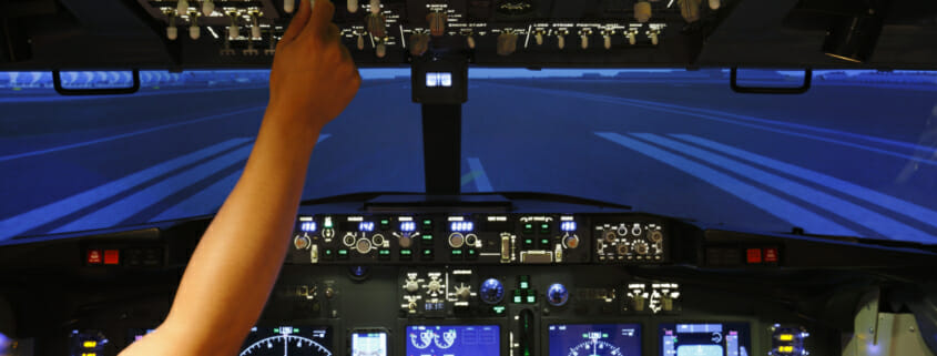 Flight simulator experience for those thinking of becoming a commercial airline pilot