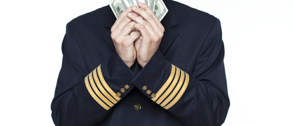 How much does commercial flight training cost?