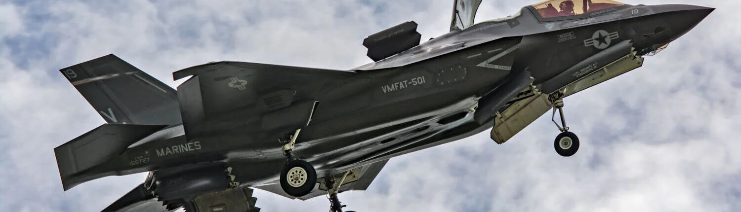 Can planes reverse in flight An F35 reversing in flight