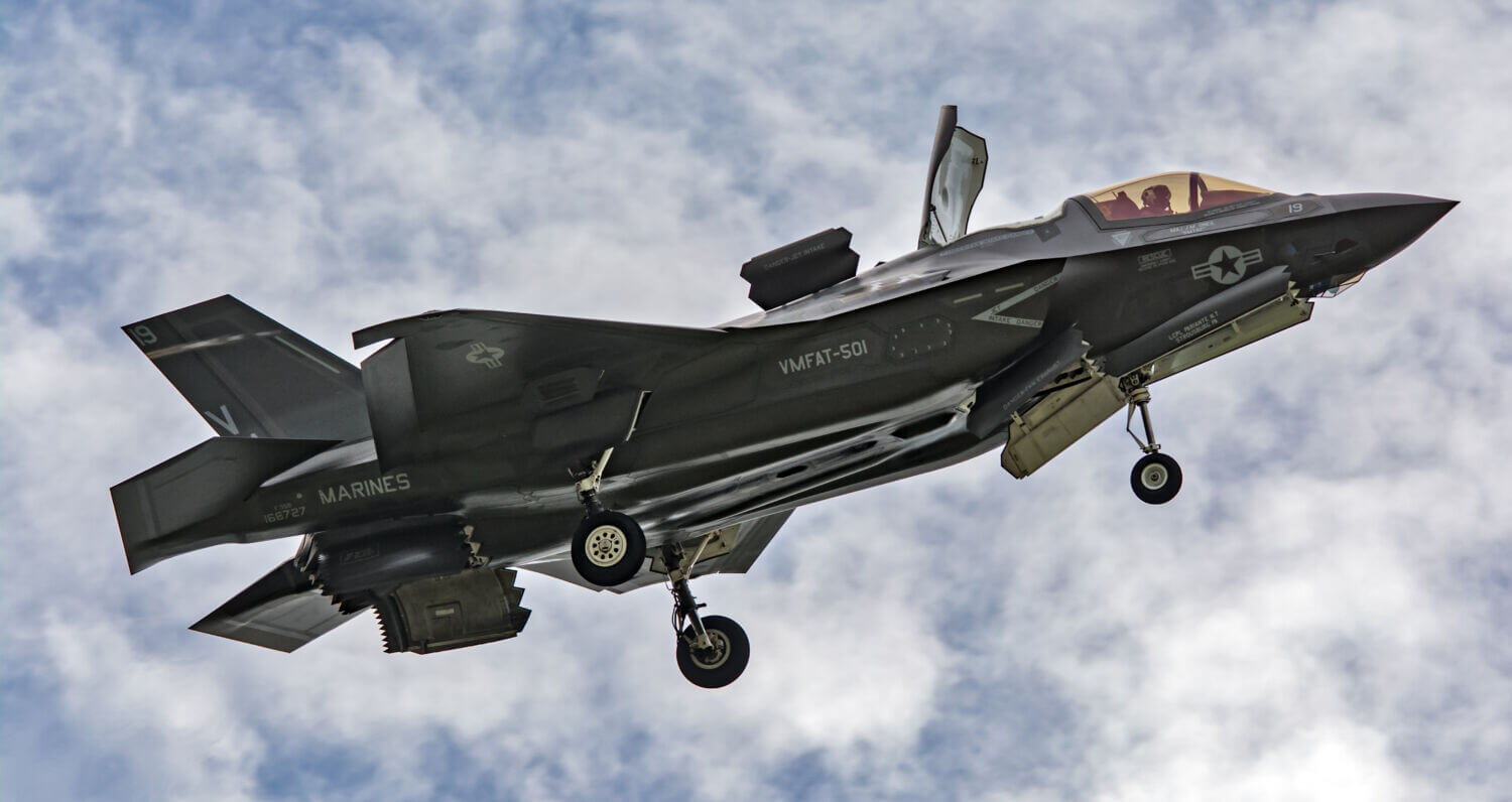 An F35 reversing in flight